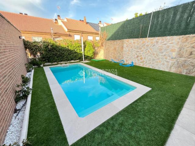 Chalet en venta en Loeches, Madrid