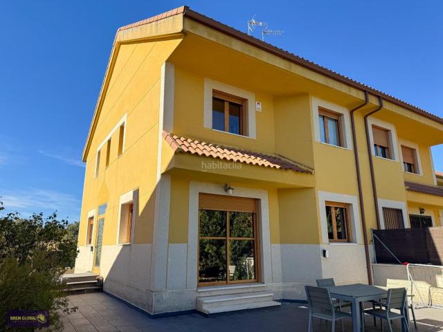 Chalet en venta en Lozoyuela-navas-sieteiglesias, Madrid