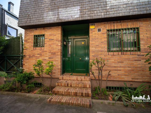 Casa en venta en Ciudad Lineal, Madrid