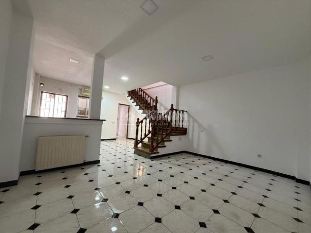 Chalet en venta en Cortes, Madrid