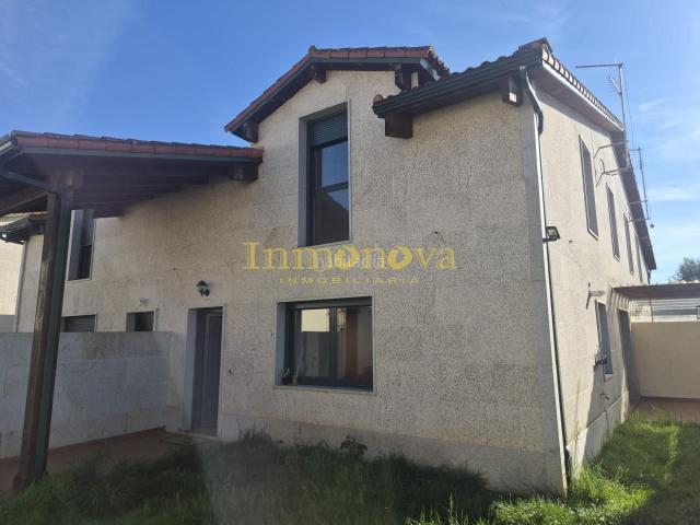 Chalet en venta en A Merca, Terra da Celanova