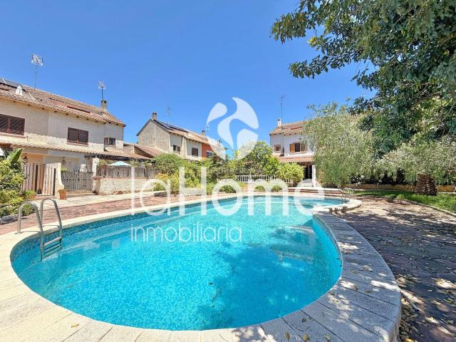 Chalet en venta en l'Horta Nord, Valencia