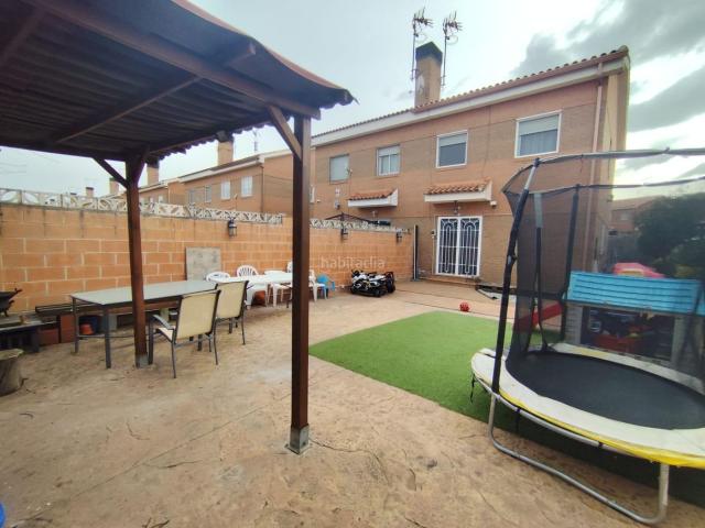 Chalet en venta en Madrebuena, Pioz