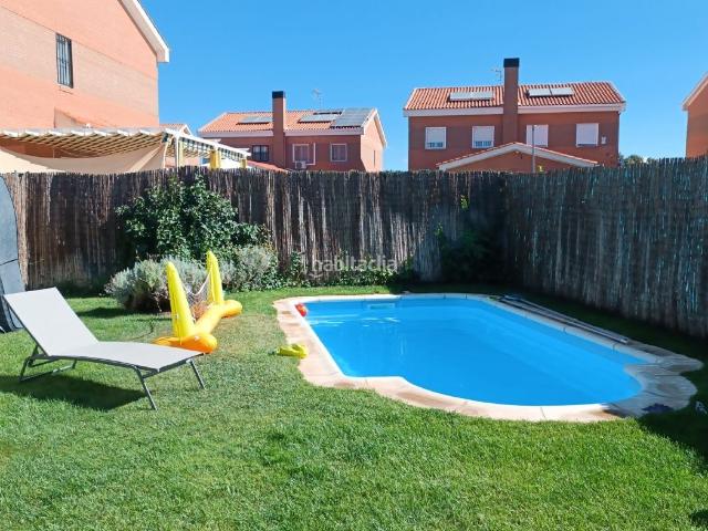 Chalet en venta en Madrebuena, Pioz