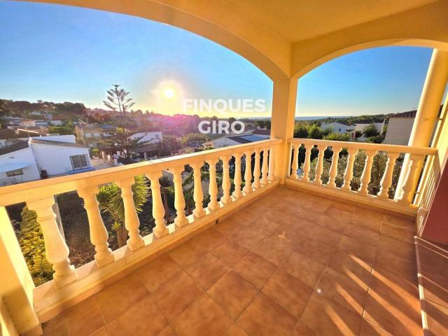 Chalet en venta en el Castell de Montornès, Tarragonès