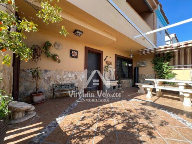 Villa en venta en Rincón De La Victoria