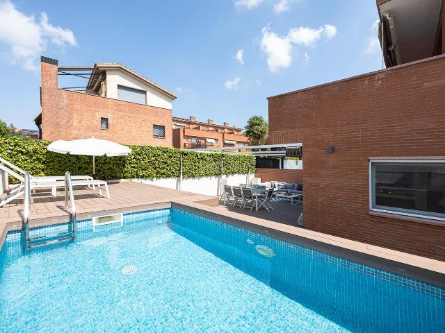 Villa en venta en Sant Joan Despí, Pla del Vent - Torreblanca