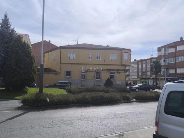 Chalet en venta en Santa María Del Páramo, Castilla y León