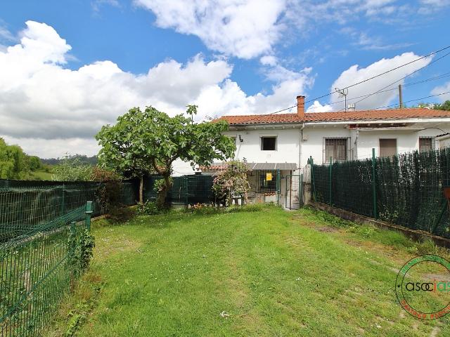Chalet en venta en Santolaya, Siero