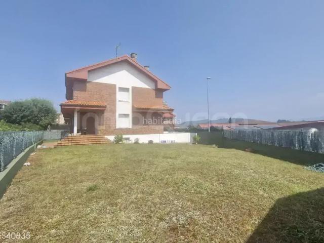 Chalet en venta en Santolaya, Siero