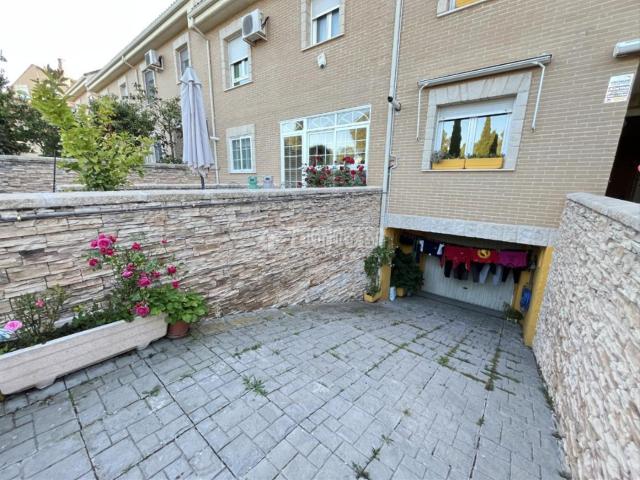 Villa en venta en Torres De La Alameda
