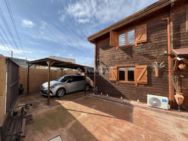 Villa en venta en Torres De La Alameda