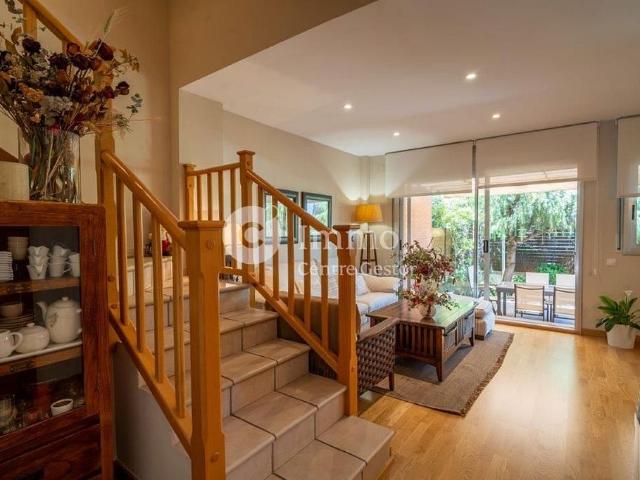 Chalet en venta en Vila Montcada, Segrià