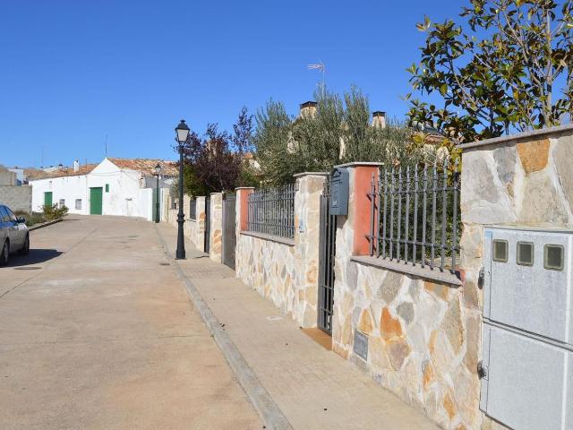 Chalet en venta en Tribaldos, Castilla-La Mancha