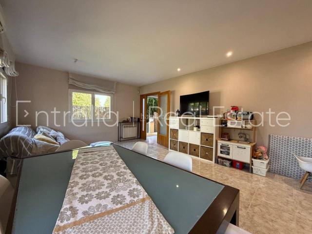 Chalet en venta en El Perelló, Gironès