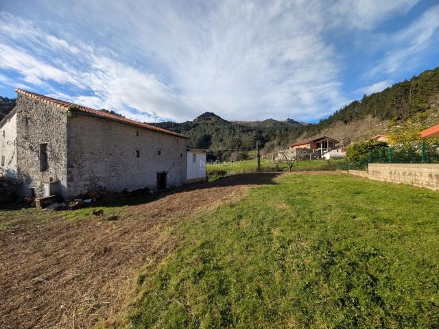 Chalet en venta en Bádames, Voto
