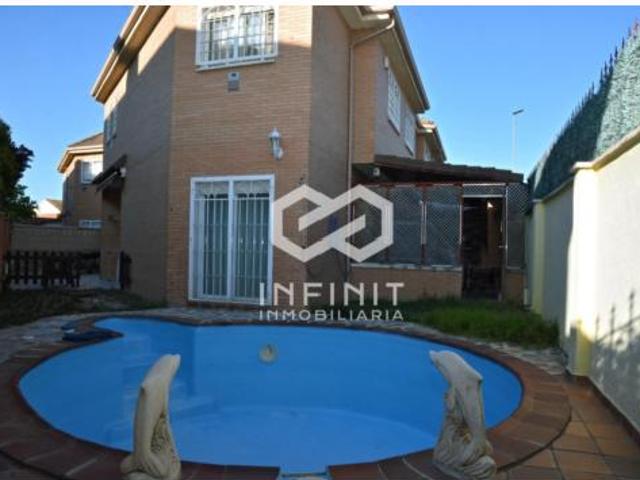 Chalet en venta en Distrito IV, Alcalá De Henares