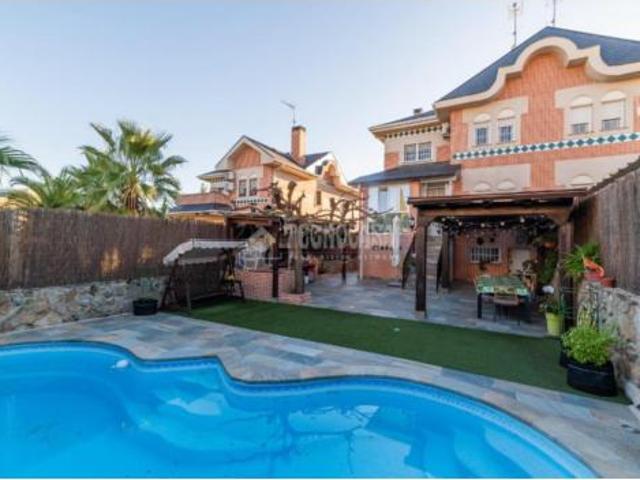 Chalet en venta en Arroyomolinos, Madrid