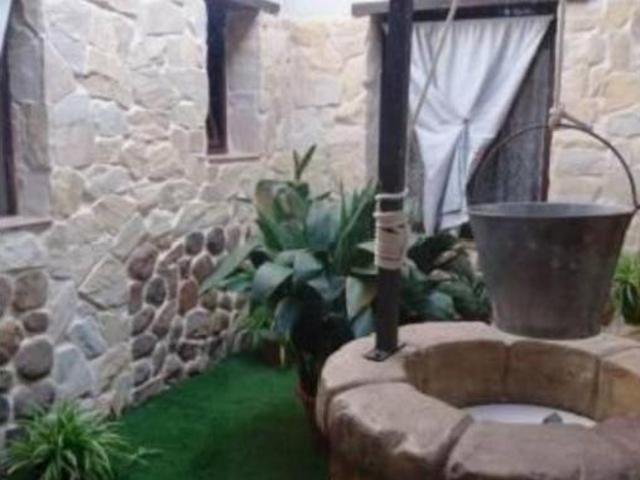 Villa en venta en Arroyomolinos De León