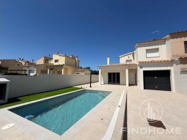 Chalet en venta en Mas Pau, Alt Empordà