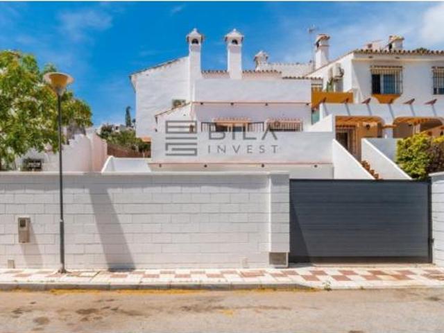 Chalet en venta en La Perla-Torremuelle, Costa del Sol Occidental