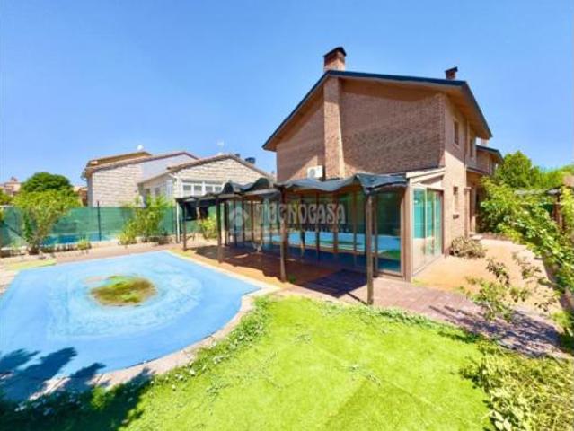 Villa en venta en Cabanillas Del Campo