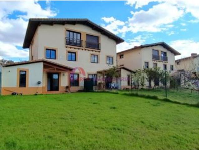 Chalet en venta en Cardeñadijo, Castilla y León
