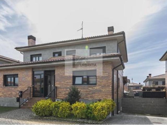 Chalet en venta en Ororbia, Iruñerria