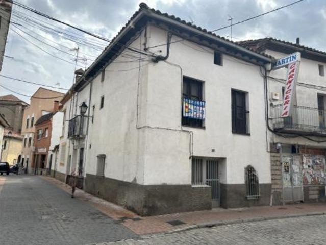 Villa en venta en El Tiemblo