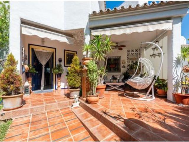Chalet en venta en Vista Paraiso, Estepona