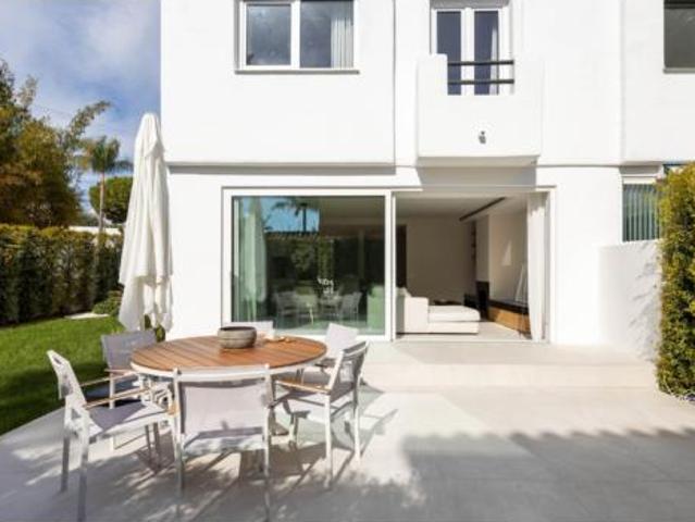 Chalet en venta en Playa del Sol-Villacana, Estepona