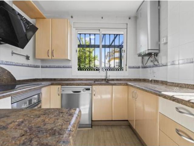 Chalet en venta en Gines, Andalucía