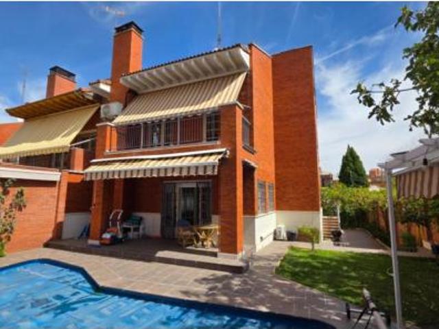 Chalet en venta en Adoratrices, Guadalajara
