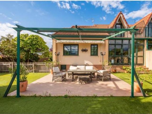 Chalet en venta en Guadarrama, Madrid