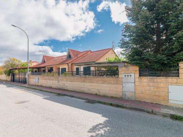 Chalet en venta en Guadarrama, Madrid