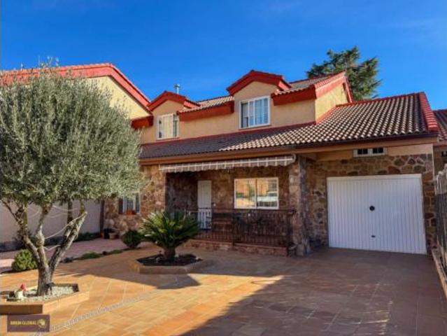 Chalet en venta en La Cabrera, Madrid
