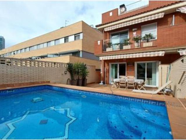 Villa en venta en L'hospitalet De Llobregat, Granvia Sud