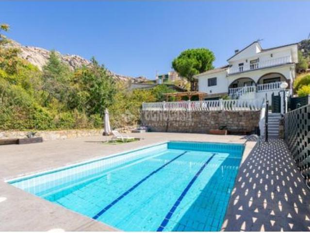 Chalet en venta en Manzanares El Real, Madrid