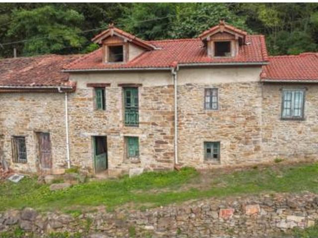 Chalet en venta en Figaredo, Mieres