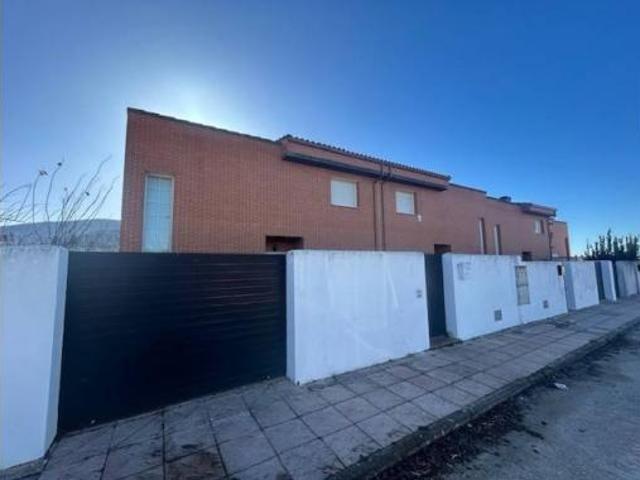 Villa en venta en Navamorcuende