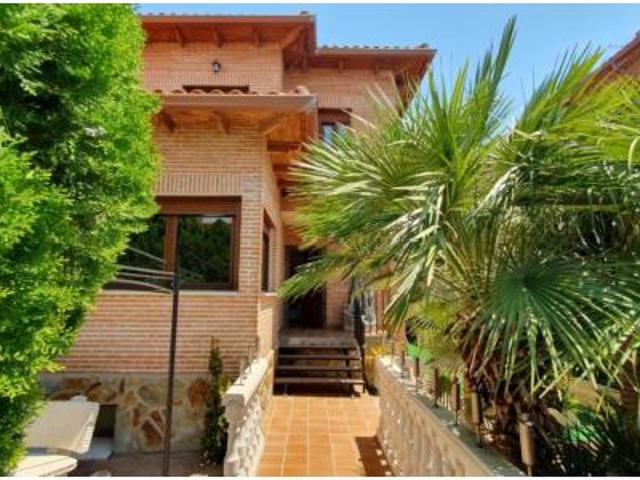 Chalet en venta en Olías Del Rey, Castilla-La Mancha