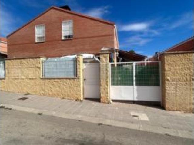 Chalet en venta en Valcastillo, Pioz