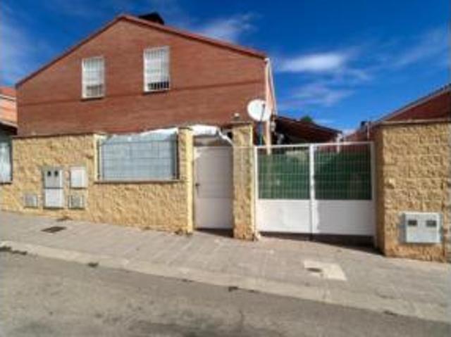 Chalet en venta en Valcastillo, Pioz