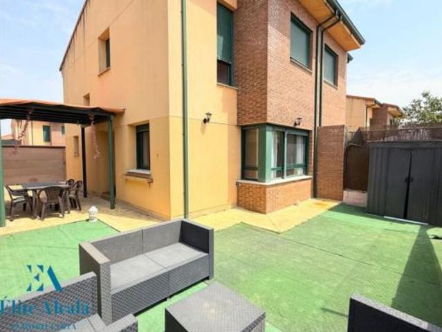 Chalet en venta en Los Charquillos, Pioz