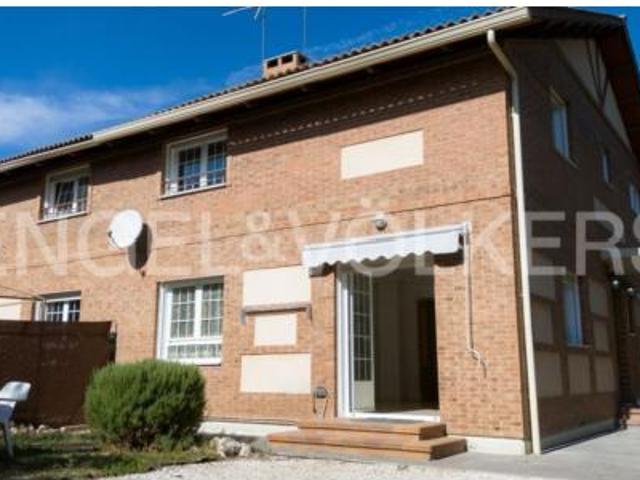 Chalet en venta en Renedo De Esgueva, Valladolid