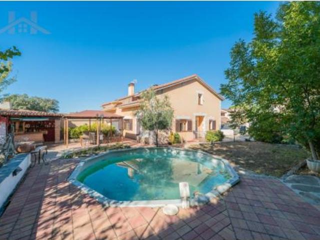 Chalet en venta en Robledo De Chavela, Madrid