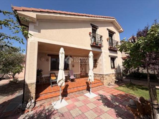 Chalet en venta en La Albuera, Segovia