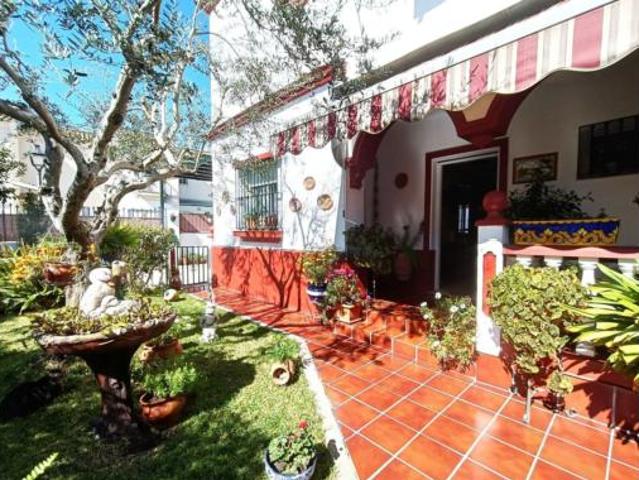 Chalet en venta en Gines, Andalucía