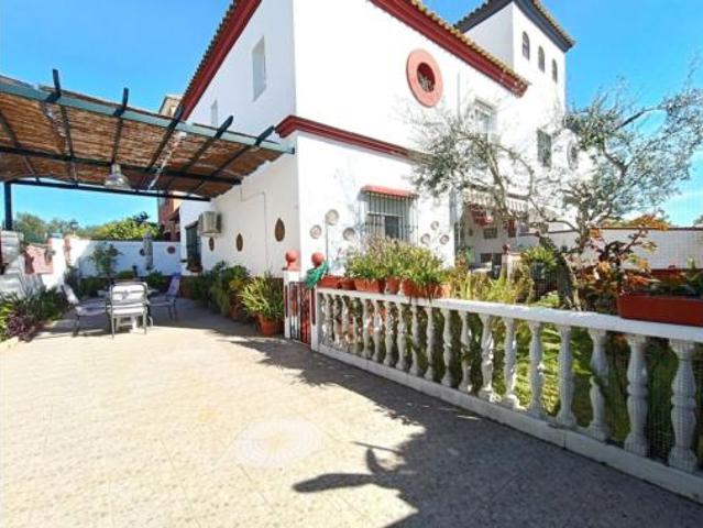 Chalet en venta en Gines, Andalucía