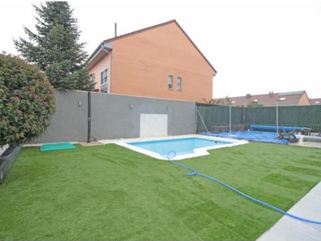 Chalet en venta en Los Hueros, Villalbilla